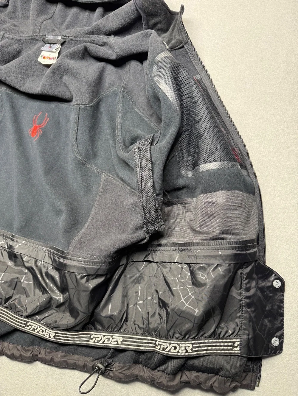 Spyder zips polyurethane underarm